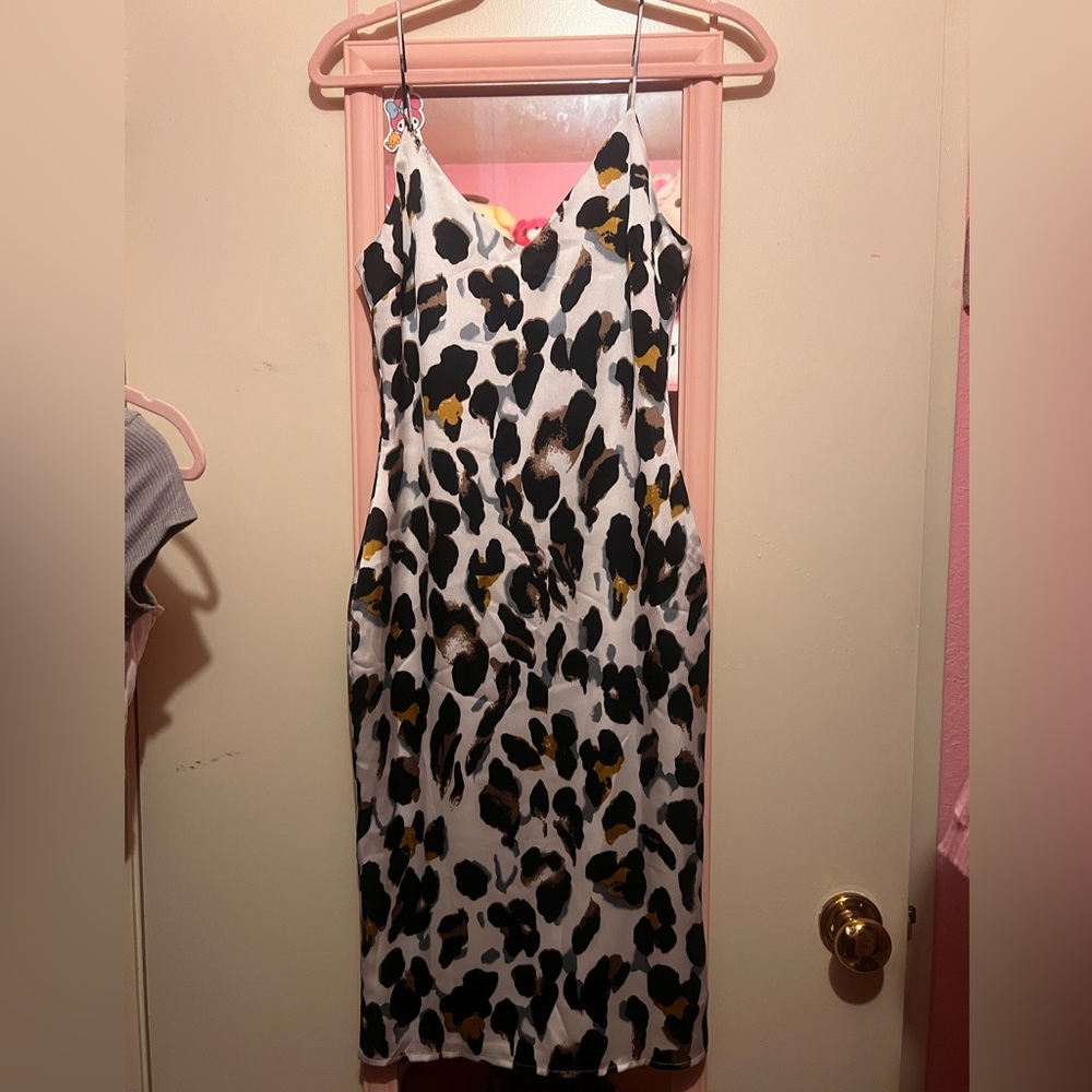 Superdown Revolve Leopard Fierra Midi Leopard print dress XS